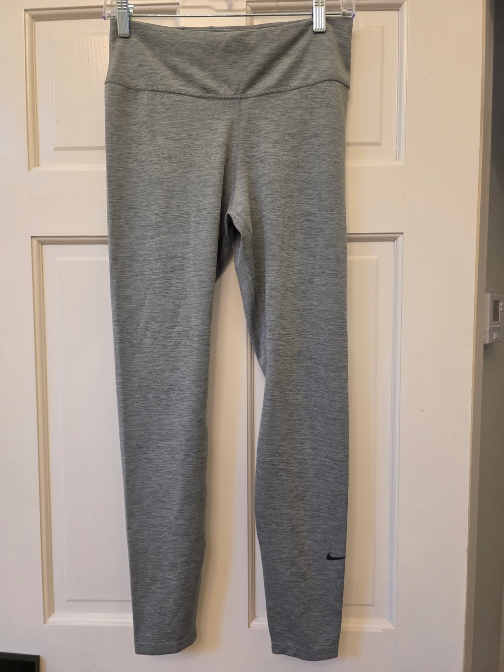 Nike Light Gray Girls Athletic Leggings, Size Medium